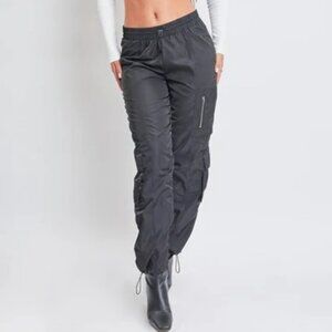 Women's NWT YMI Jeans Rouched Nylon Cargo‎ Black Joggers Size Large